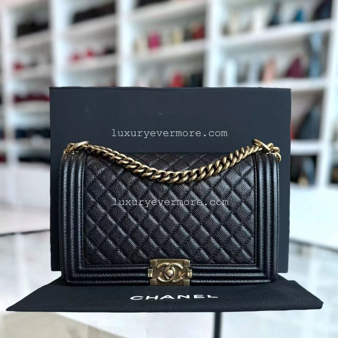 Chanel Caviar Boy New Medium 28CM Quilted Grained Calfskin Black Golden