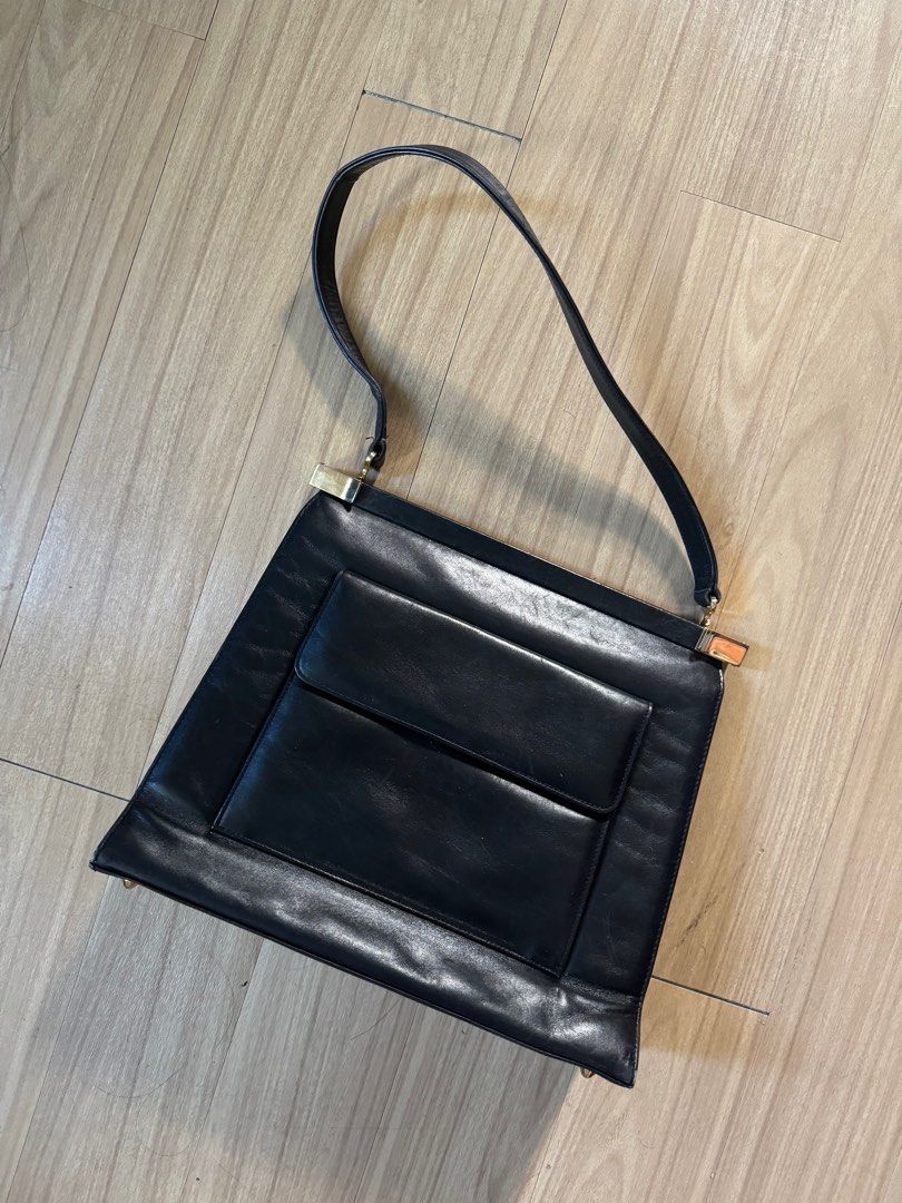 Charles Jourdan Black Leather Shoulder Bag (Category: Shoulder Bags) located in Manila. Submitted by kiar.ugh (Listing ID 1328038299, Image 1). Description: x sensi l - 10inch w - 11.5 inch dm for more pictures and queries.