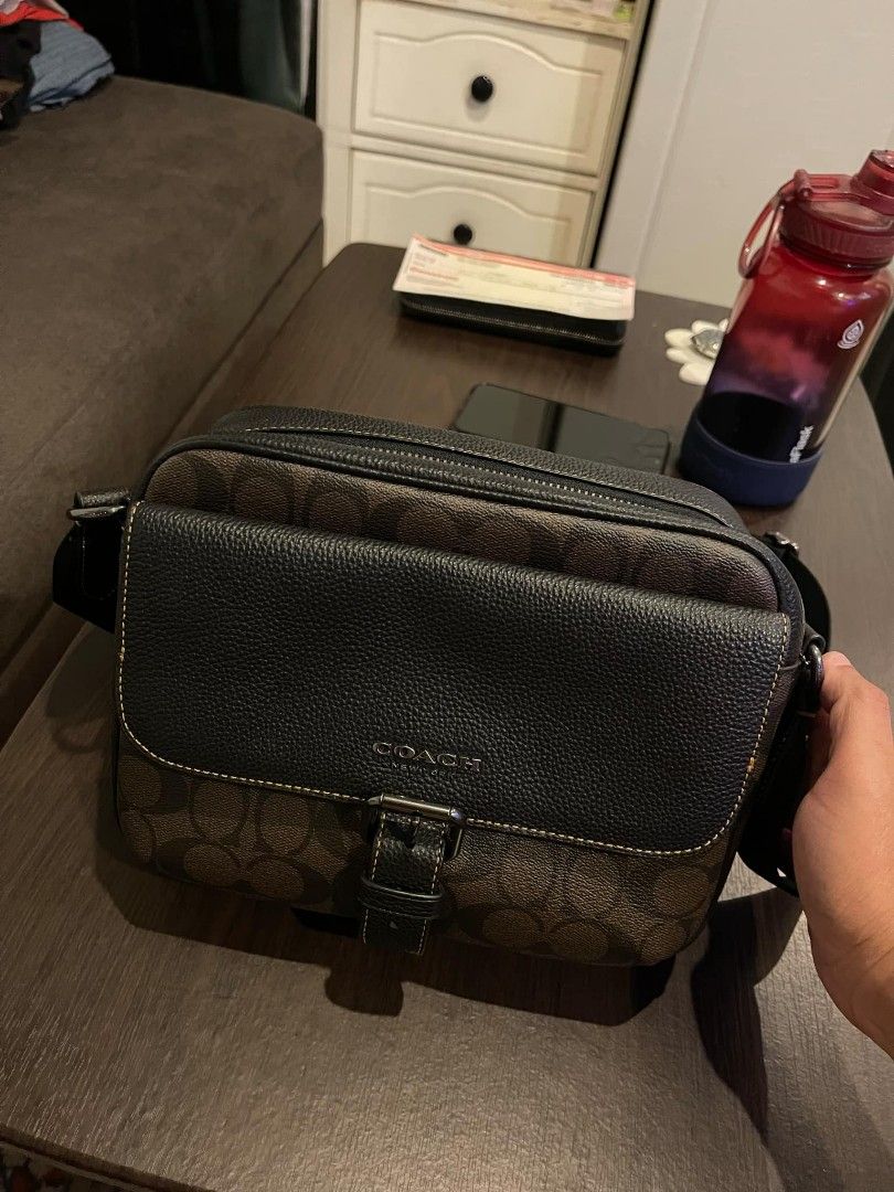 COACH HUDSON CROSSBODY (Category: Luxury Bags & Wallets) located in Manila. Submitted by binone31 (Listing ID 1328004981, Image 1). Description: SELLING MY COACH HUDSON CROSSBODY (Mahogany) ₱28,900 FREE SHIPPING (Nego📌) 10 Months Used 9.8/10 Condition Rarely Used LOCATION: ZC ONHAND.
