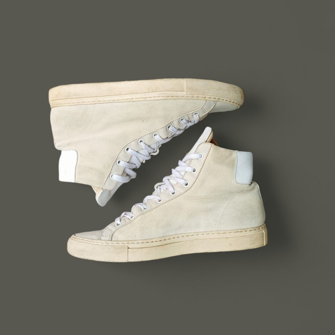 COMMON PROJECTS ACHILLES SUEDE LEATHER HIGH MADE IN ITALY (Category: Sneakers) located in Balanga. Submitted by faded_garmz (Listing ID 1328060174, Image 1). Description: COMMON PROJECTS ACHILLES SUEDE LEATHER HIGH MADE IN ITALY SIZE 39 GENERAL NOTE: SUEDE LEATHER MATERIAL NEED SOME CLEANING MINIMAL SCRATCH ON TOE. KINDLY CHECK ALL PHOTOS FOR THE CONDITION OF THE PAIR PRICE: ₱1,880.