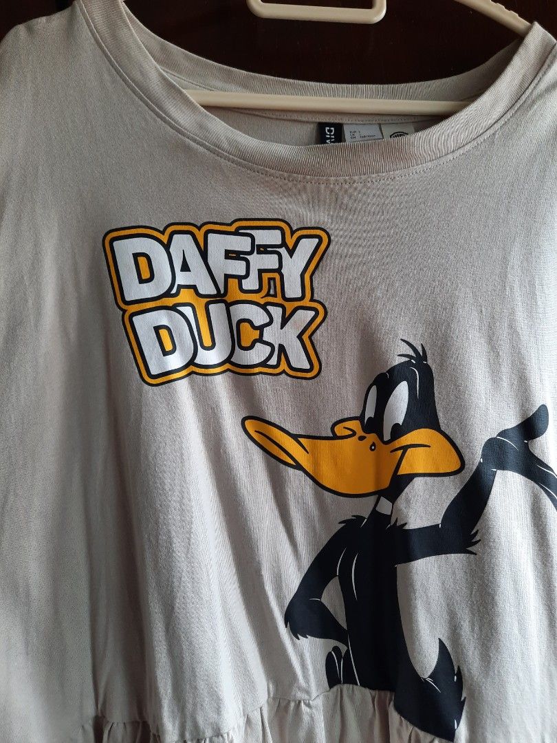 Daffy duck shirt h&m 2025