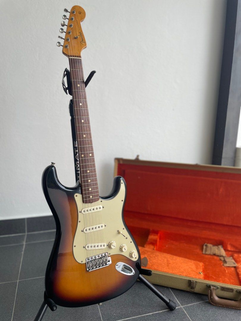 Fender AVRI 62 Stratocaster