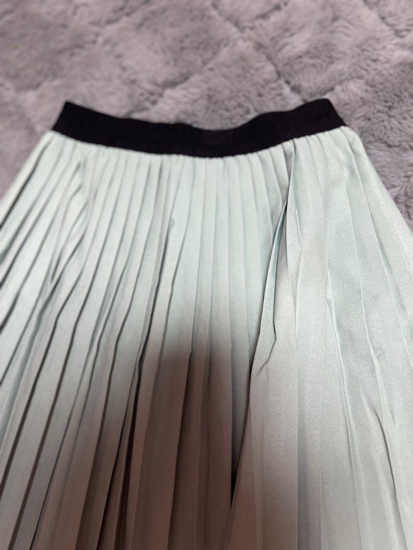 Flowy Skirt (Category: Skirts) located in Manila. Submitted by closetdeclutter08 (Listing ID 1328029779, Image 2). Description: Custom made skirt for an event, wore this once only Size: XS-S.