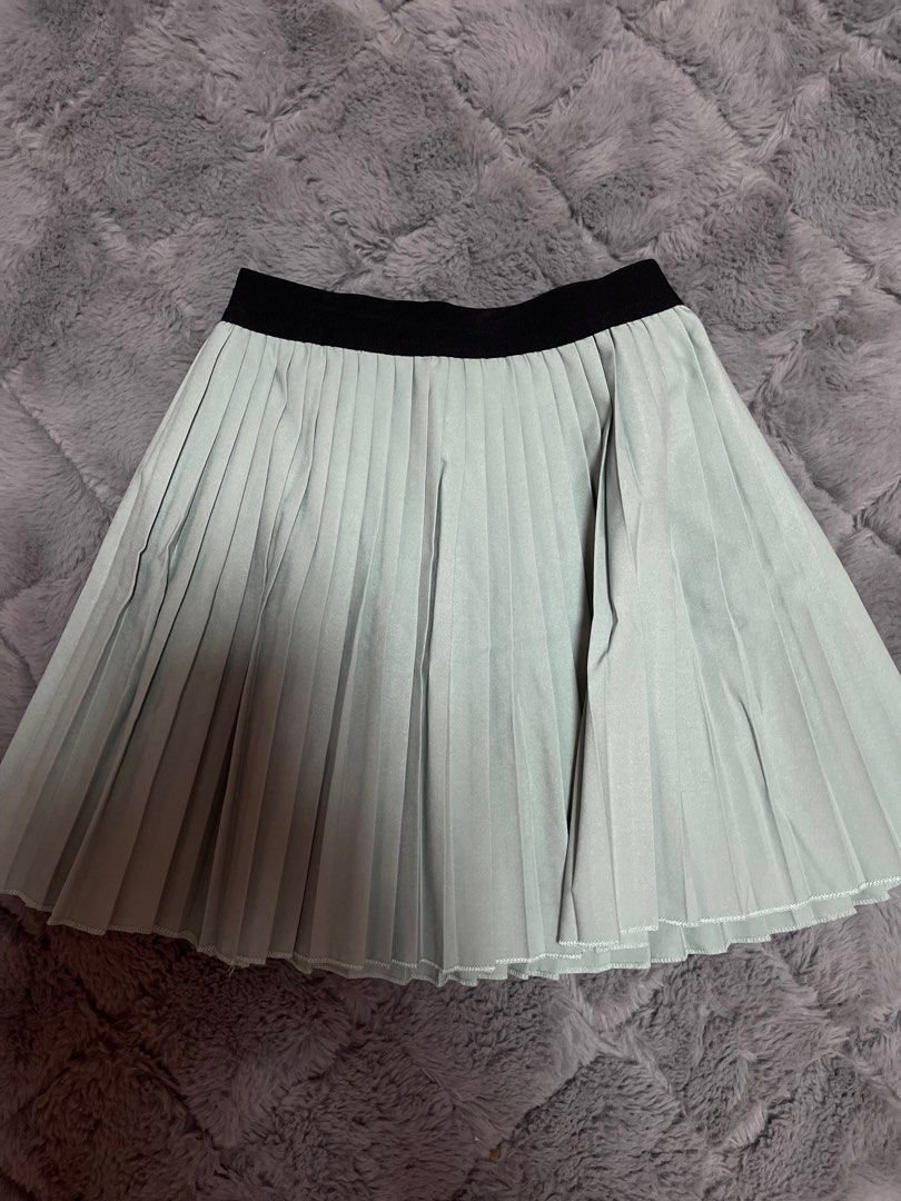 Flowy Skirt (Category: Skirts) located in Manila. Submitted by closetdeclutter08 (Listing ID 1328029779, Image 1). Description: Custom made skirt for an event, wore this once only Size: XS-S.