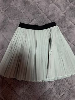 (Category: ) located in . Submitted by closetdeclutter08 (Listing ID 1328029779, Image 1). Description: .