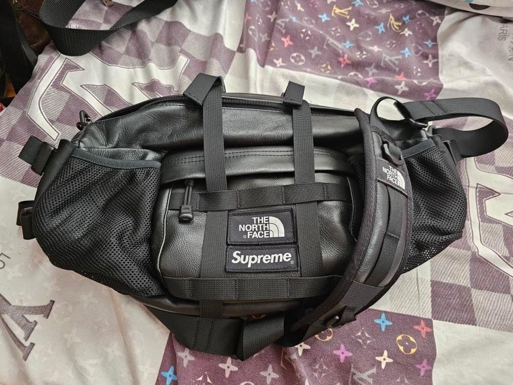 Supreme the north face leather mountain waist bag black 2025