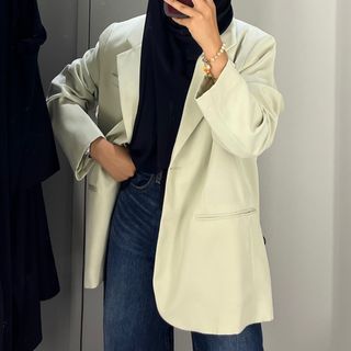 (Category: ) located in . Submitted by thriftmint (Listing ID 1328010333, Image 1). Description: .