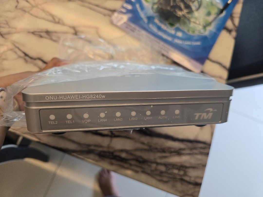 Huawei hg8240w router, Computers & Tech, Parts & Accessories ...