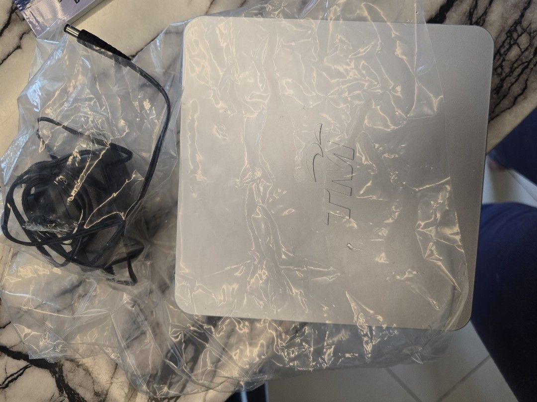 Huawei hg8240w router, Computers & Tech, Parts & Accessories ...
