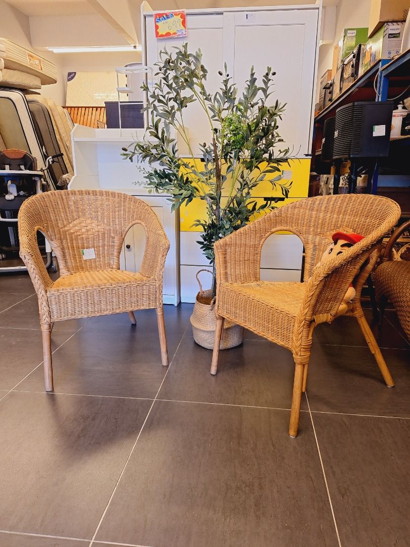 Agen chair 2025