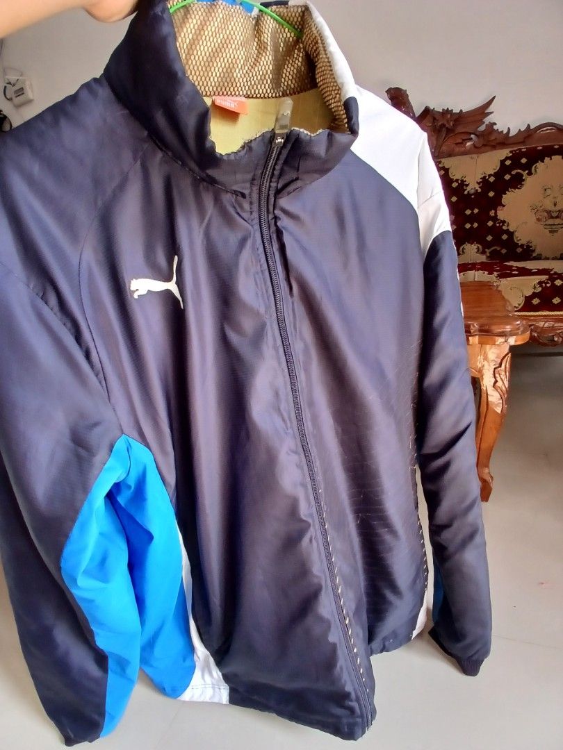 Jaket puma original Fesyen Pria Pakaian Lainnya di Carousell