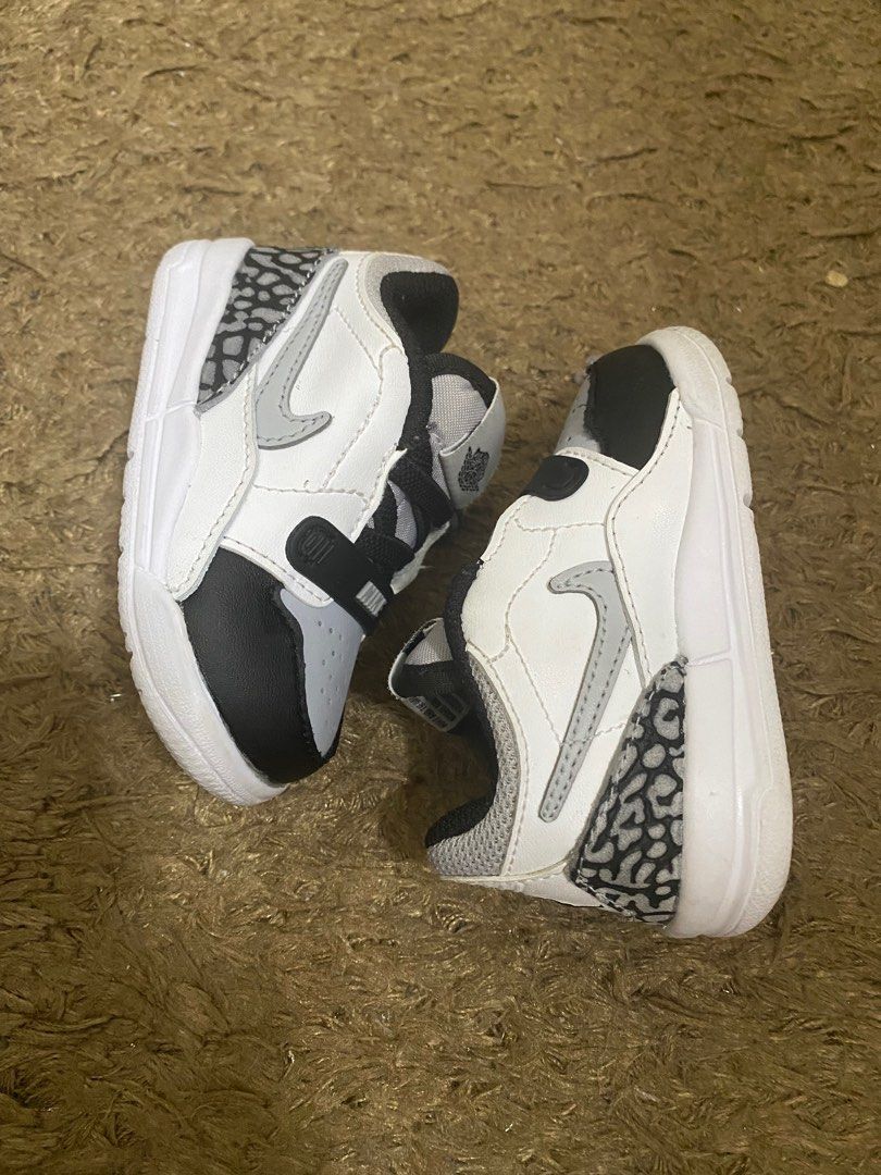 Jordan (Category: Babies & Kids Fashion) located in San Fernando. Submitted by a.de.clutter (Listing ID 1328044521, Image 3). Description: Slightly negotiable Size: US 4C Personally bought in USA .