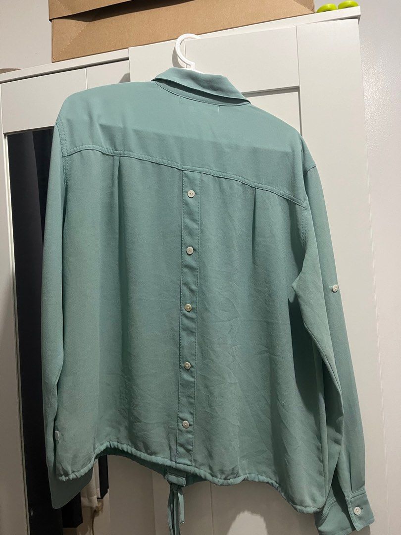 Kamiseta Blouse (Category: Blouses) located in Quezon City. Submitted by findingthingzzz (Listing ID 1327996035, Image 2). Description: .