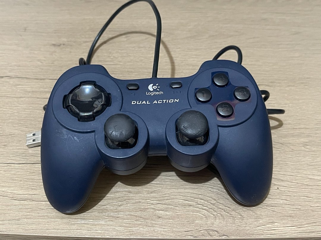Logitech USB wired PC game controller makinis for gaming, Video Gaming ...