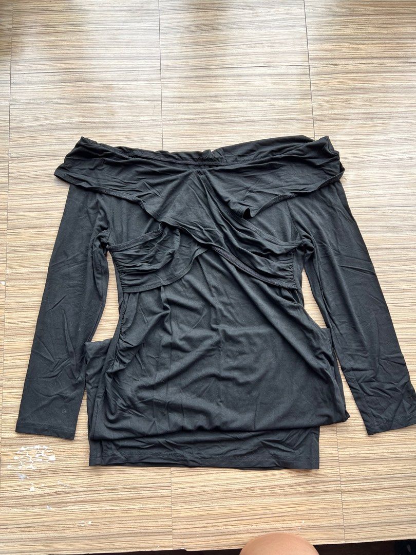 Maternity Cross Wrap Bodycon Dress (Category: Maternity wear) located in Makati City. Submitted by ljmc06 (Listing ID 1327945424, Image 1). Description: Maternity Cross Wrap Bodycon Dress Color Black Size XL Brand new but with no tag Never been used RFS: Too large for me.