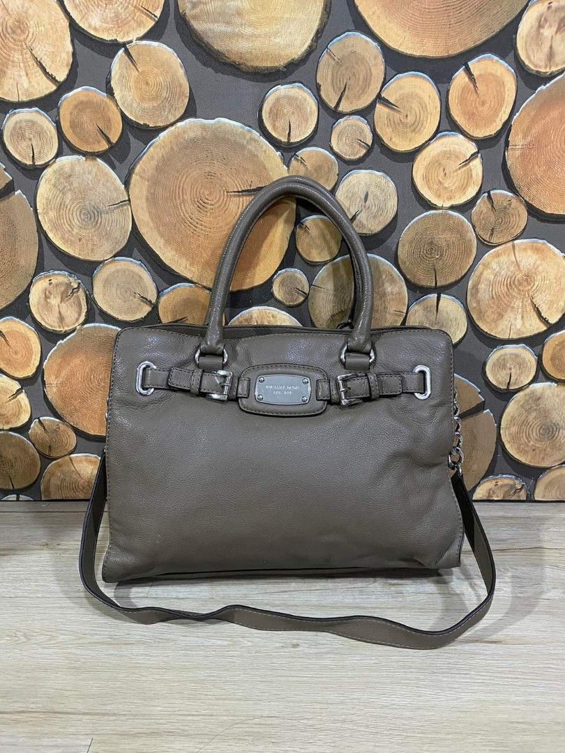 Michael Kors hamilton weekender leather sling shoulder bag Fesyen Wanita Tas Dompet di Carousell