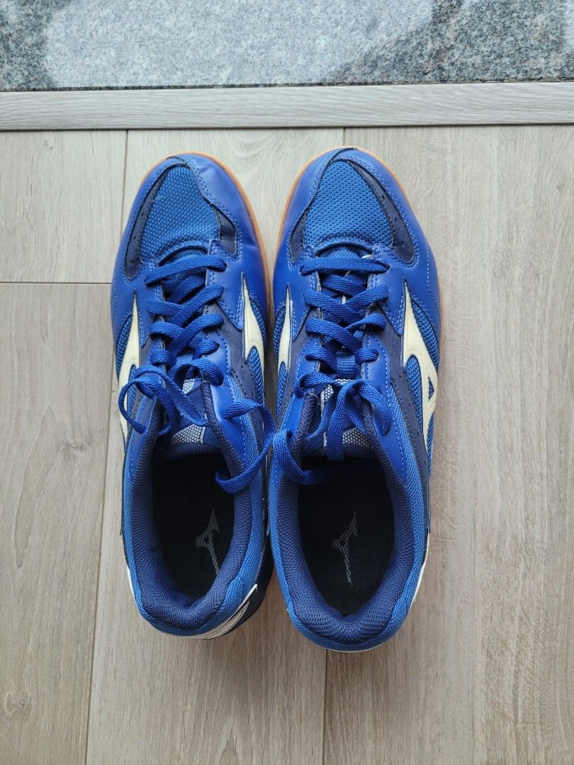 Mizuno walking shoes Carousell