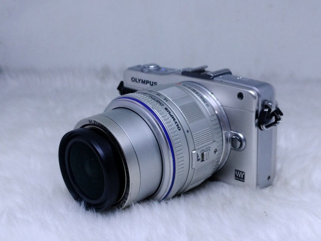 olympus epm2 with 14-42mm lens touchscreen (Category: Cameras) located in Manila. Submitted by ultimogizmos (Listing ID 1328016392, Image 2). Description: olympus epm2 with 14-42mm lens touchscreen Features & details 16MP CMOS Micro Four Thirds sensor 8 frames per second continuous shooting 35-area contrast detect AF with touch focus ISO 100-25,600 1080 HD video 3.0 inch touchscreen LCD with 460,000 dots Optional electronic viewfinder accessory R