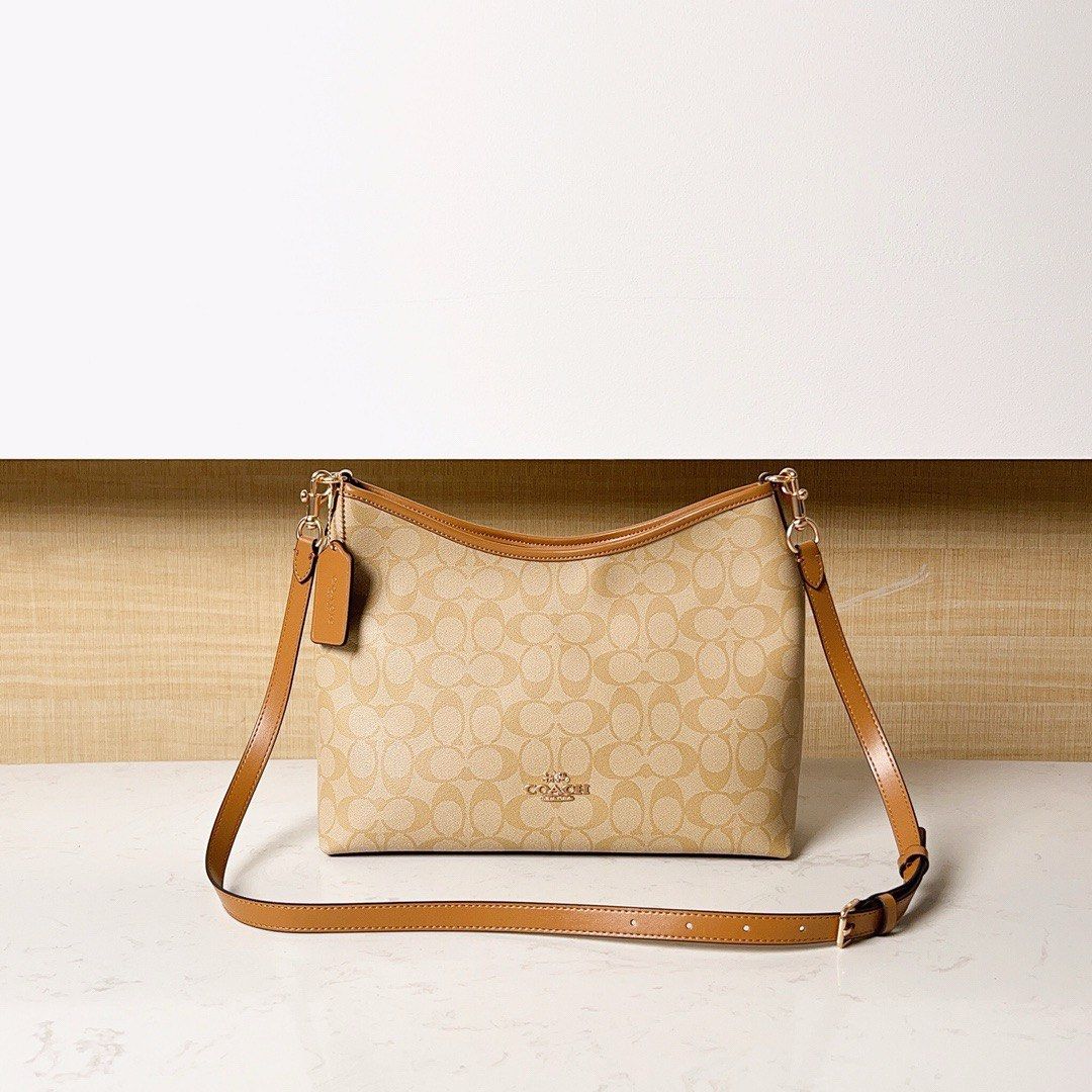 original coach laurel women bag CR149, Luxury, Bags & Wallets on Carousell