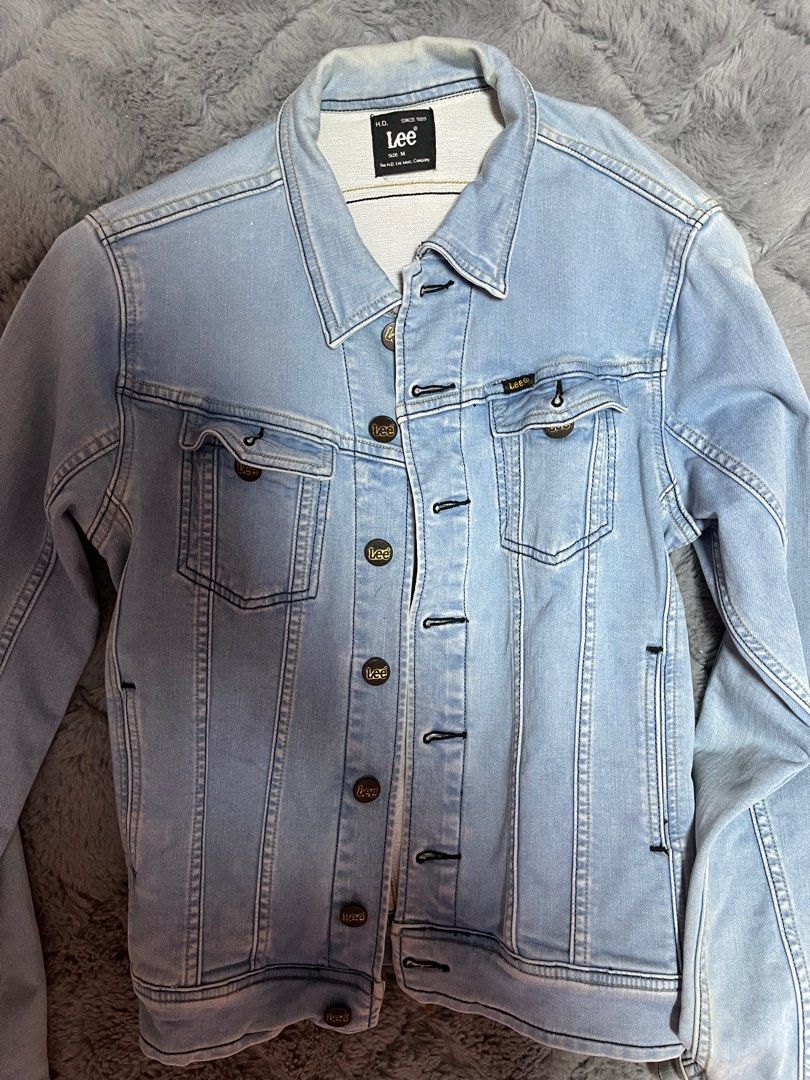 Original Lee Denim Jacket (Category: Coats, Jackets and Outerwear) located in Manila. Submitted by closetdeclutter08 (Listing ID 1328031404, Image 1). Description: Still in very good condition and good quality Size: M-L.