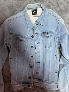 (Category: ) located in . Submitted by closetdeclutter08 (Listing ID 1328031404, Image 1). Description: .