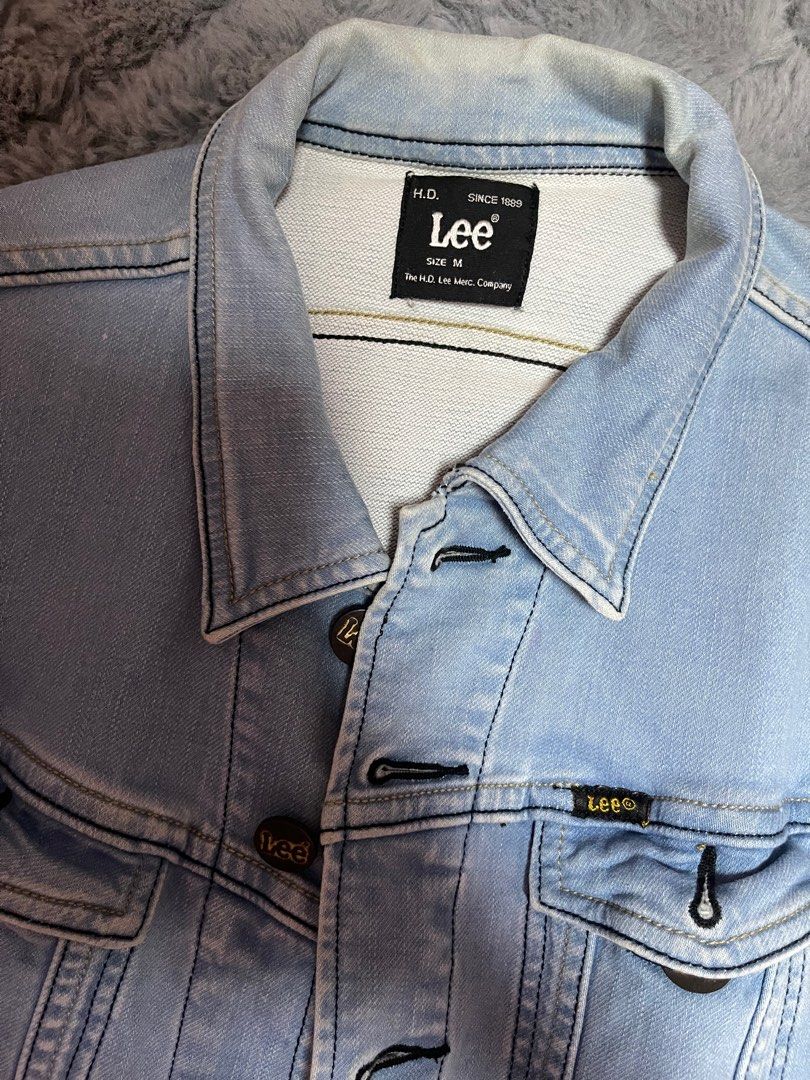 Original Lee Denim Jacket (Category: Coats, Jackets and Outerwear) located in Manila. Submitted by closetdeclutter08 (Listing ID 1328031404, Image 2). Description: Still in very good condition and good quality Size: M-L.