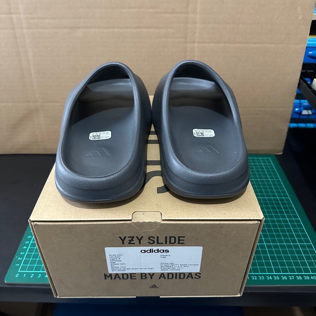 Yeezy Slide Grey ADIDAS YEEZY SLIDE SLATE GREY