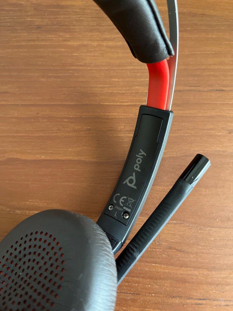 Poly wired headphones503110929587916801