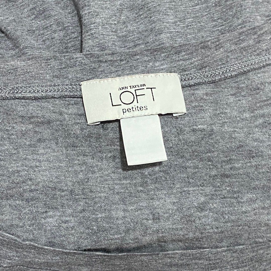 preloved gray longsleeve (Category: Longsleeves) located in Valenzuela. Submitted by selcycle (Listing ID 1328047416, Image 3). Description: SIZE: fits small to medium ✿ location: ugong, valenzuela city ✿ mop: gcash or bpi bank transfer ✿ mod: j&t or lalamove ✿ meet up: around morayta/españa message me for more pictures and/or if you have any question 🫶🏻.
