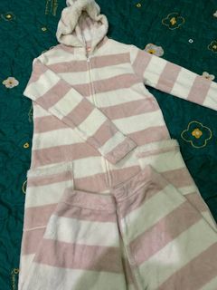 (Category: ) located in . Submitted by qiu12 (Listing ID 1327894941, Image 1). Description: .
