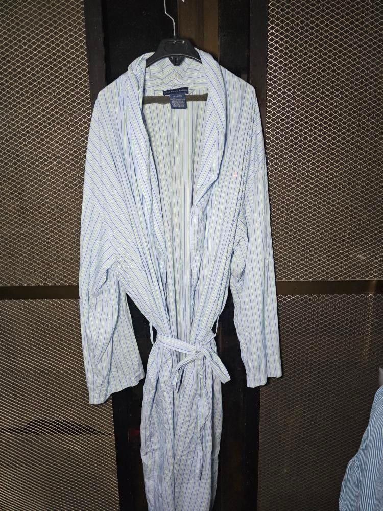 RALPH LAUREN BATHROBE (Category: Bath) located in Manila. Submitted by rewearables.mnl (Listing ID 1327986497, Image 1). Description: FOR SALE RALPH LAUREN BATHROBE COLOR RATE:10/10 CONDITION:10/10 ASKING PRICE: 3500.