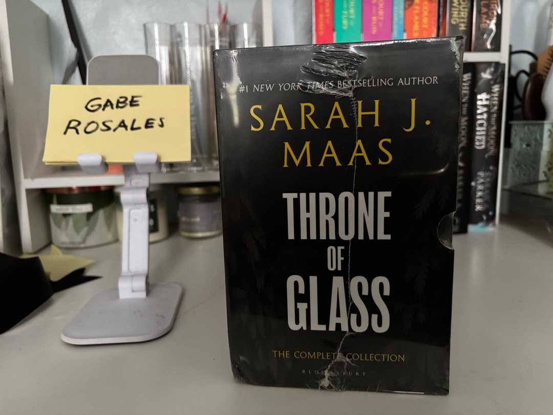 RUSH SALE A Court of Thorns and Roses ACOTAR   Throne of Glass