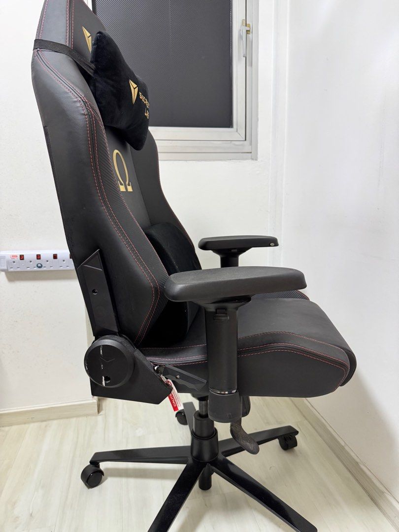 secretlab omega carousell secret lab
