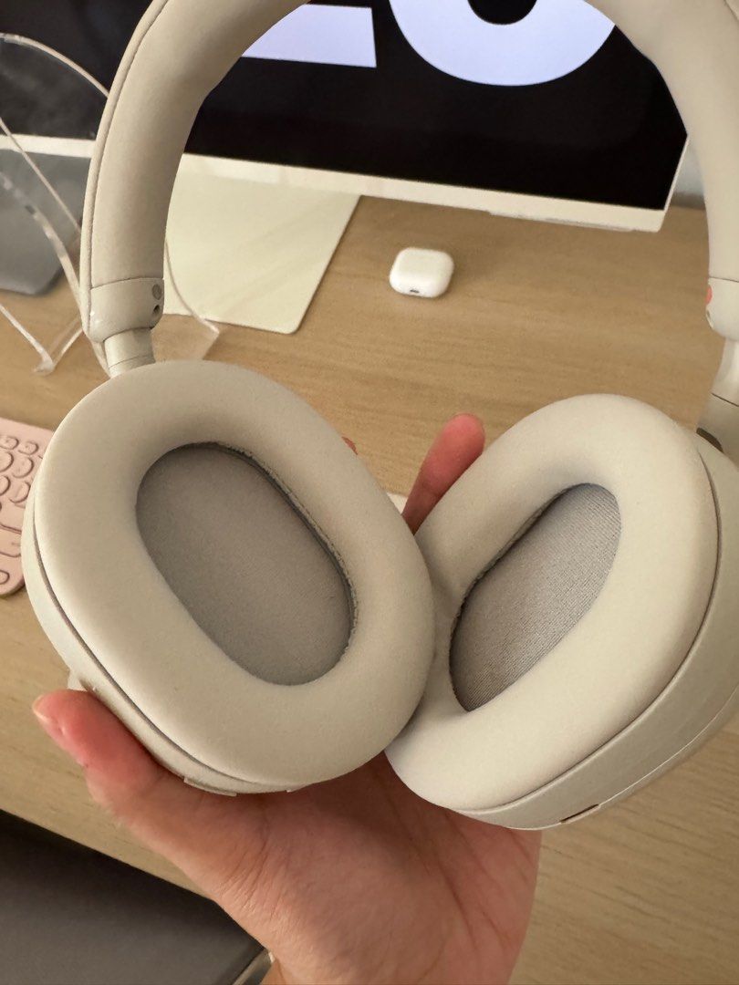 Sony WH1000XM5 (XM5) (Category: Headphones & Headsets) located in Quezon City. Submitted by denisebotor (Listing ID 1327932511, Image 2). Description: Rarely Used.