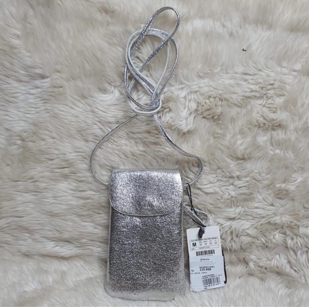 Stradivarius phone bag Fesyen Wanita Tas Dompet di Carousell