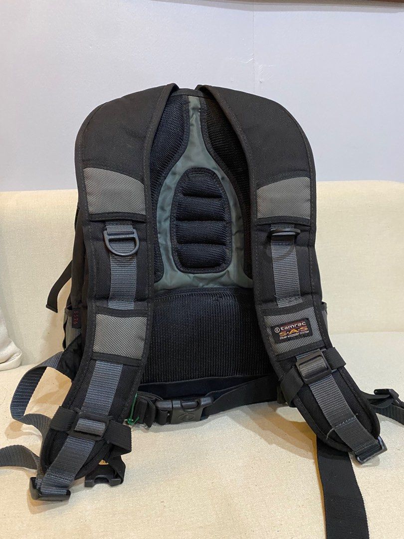 Tamrac Expedition 5 (Category: Camera Bags & Carriers) located in Tanay. Submitted by bentomendez (Listing ID 1328016653, Image 3). Description: Sale/Trade: Tamrac 5575 Expedition 5 Camera Backpack Very good condition DESCRIPTION: •The perfect mid-size pack for a wide range of photo equipment, including digital or film SLRs, 5-7 lenses, and a flash. •Completely padded interior with adjustable, foam-padded dividers •Dual “wing” accessory pockets •