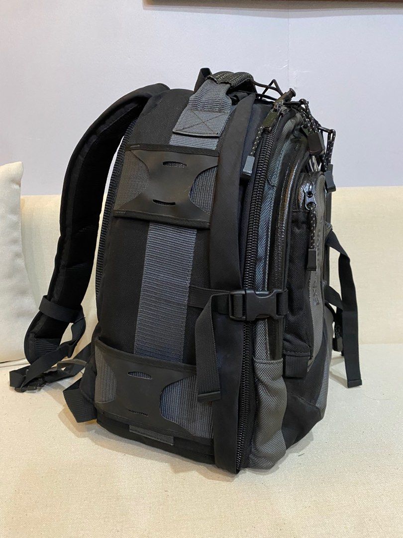 Tamrac Expedition 5 (Category: Camera Bags & Carriers) located in Tanay. Submitted by bentomendez (Listing ID 1328016653, Image 2). Description: Sale/Trade: Tamrac 5575 Expedition 5 Camera Backpack Very good condition DESCRIPTION: •The perfect mid-size pack for a wide range of photo equipment, including digital or film SLRs, 5-7 lenses, and a flash. •Completely padded interior with adjustable, foam-padded dividers •Dual “wing” accessory pockets •