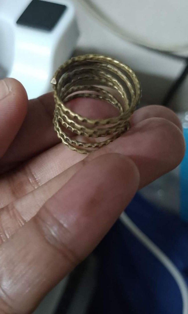T'boli Brass Ring (Category: Rings) located in Quezon City. Submitted by akosiluna44 (Listing ID 1328035227, Image 3). Description: almost new size 11 diameter is 65 mm From Lake Sebu, Cotabato City! #tboliring #ethnic #indigenous.