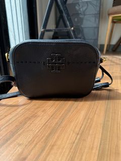 (Category: ) located in . Submitted by solelypreloved (Listing ID 1327937782, Image 1). Description: .