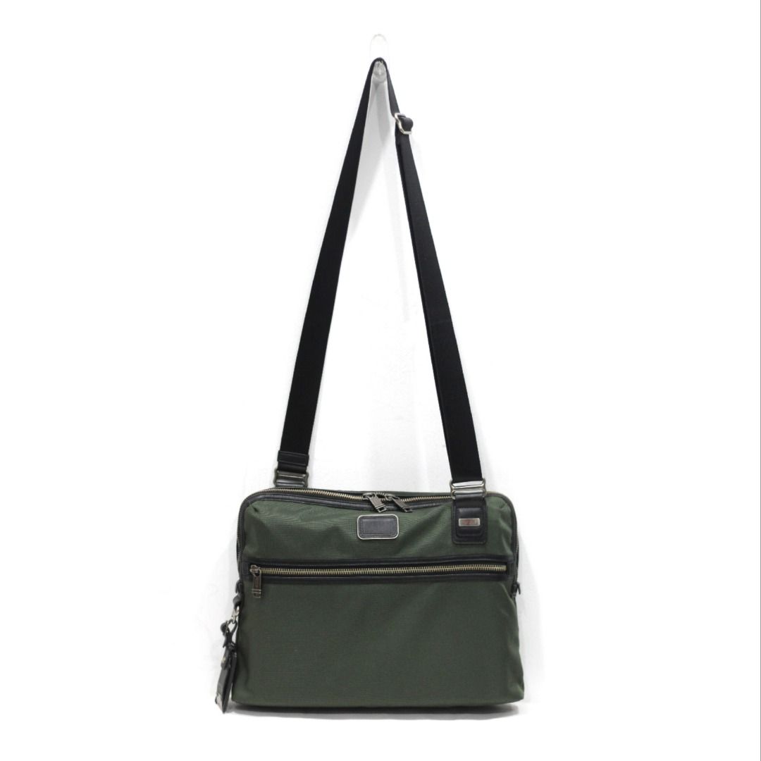 Tumi 22302SPH Alpha Bravo Spruce Myer Horizontal Slim Crossbody 15 laptop bag 15 sling bag business sling banker brief Men s Fashion Bags Sling Bags on Carousell