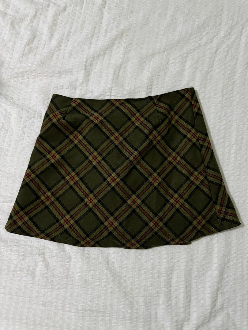 Unif mini skirt plaid, Women's Fashion, Bottoms, Skirts on Carousell