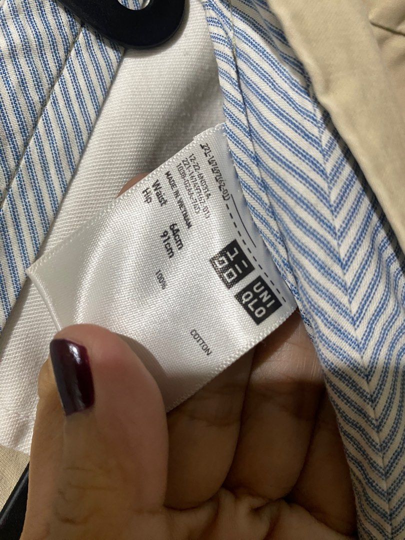 Uniqlo Beige Shorts (Category: Shorts) located in Makati City. Submitted by jpare (Listing ID 1328000856, Image 3). Description: Those could for Xs-S. Ganda ng fit..