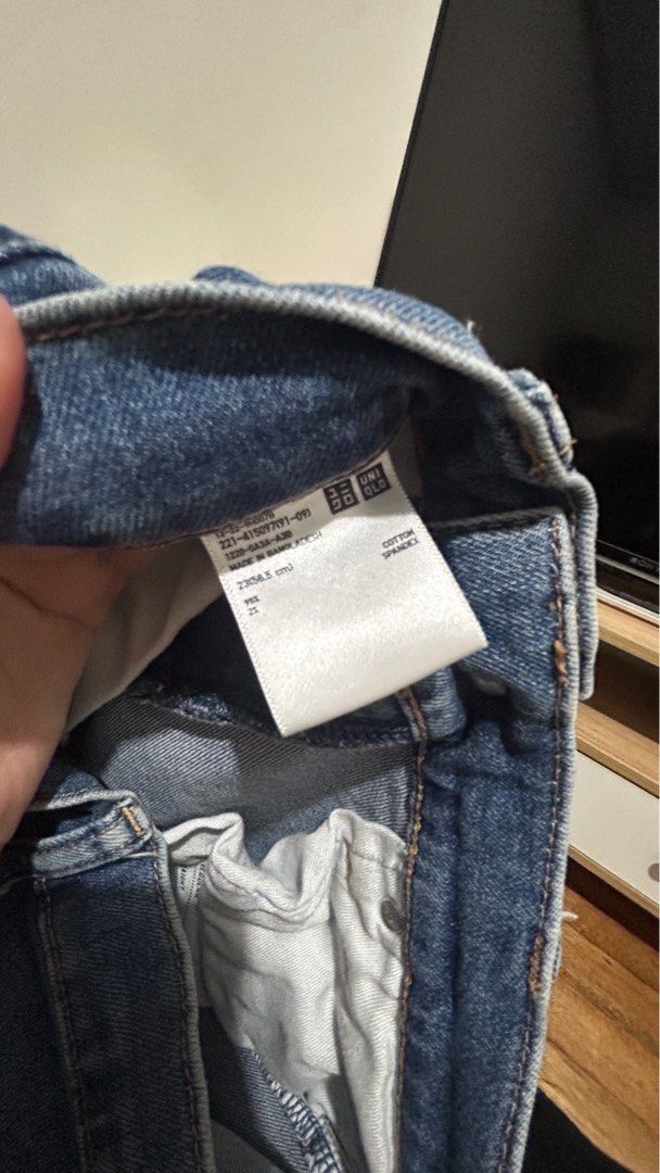 Uniqlo straight jeans (Category: Jeans) located in Quezon City. Submitted by superchargerr (Listing ID 1327966937, Image 2). Description: .
