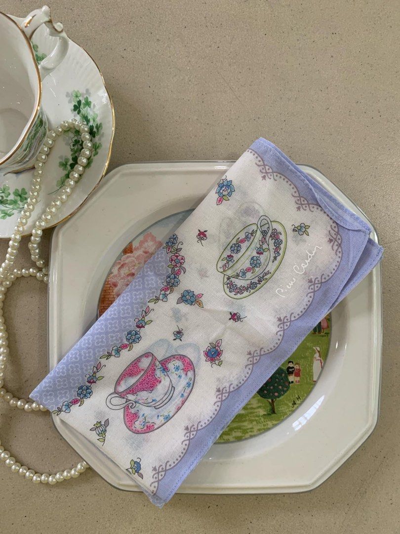 Vintage Tea Cups Doily Handkerchief (Category: Coffee & Tea Tableware) located in Quezon City. Submitted by meggoquingco (Listing ID 1327985238, Image 2). Description: .