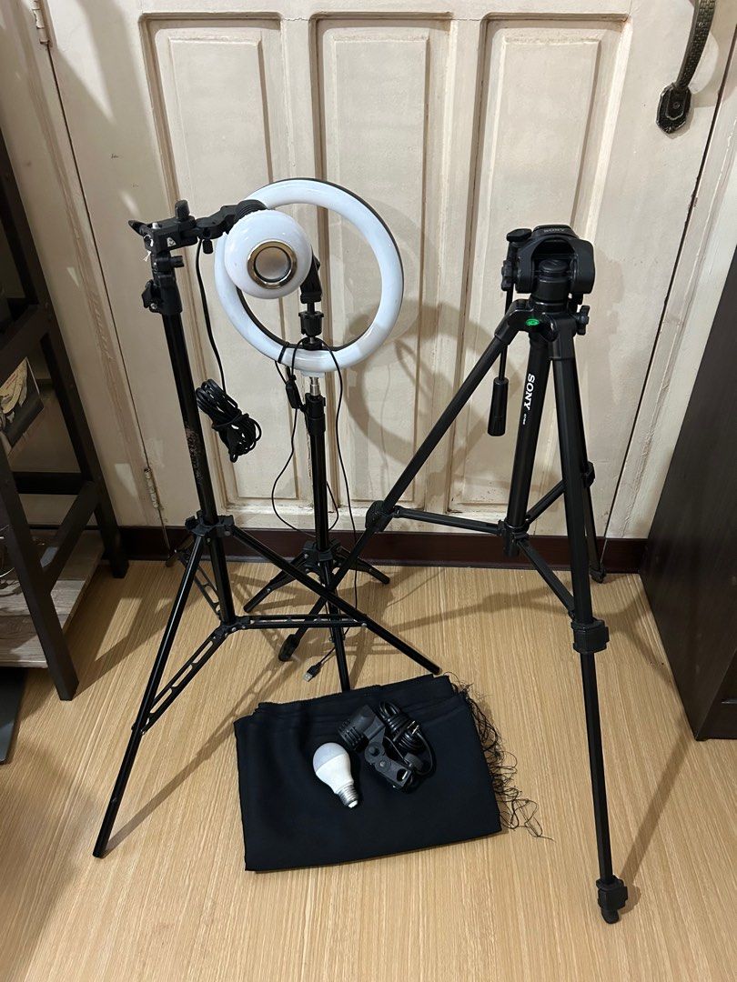 Vlogging set (Category: Electrical, Adaptors & Sockets) located in Makati City. Submitted by athena2824 (Listing ID 1327927639, Image 2). Description: Vloggers set 3 tripods led ring light extra light black backdrop 1500.