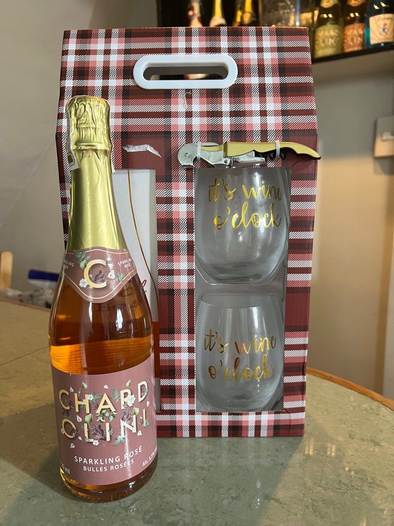 WINE GIFT SET (Category: Gift Baskets & Hampers) located in Baguio. Submitted by kyrawang22 (Listing ID 1328012289, Image 1). Description: 1 wine 2 glass 1 wine opener.