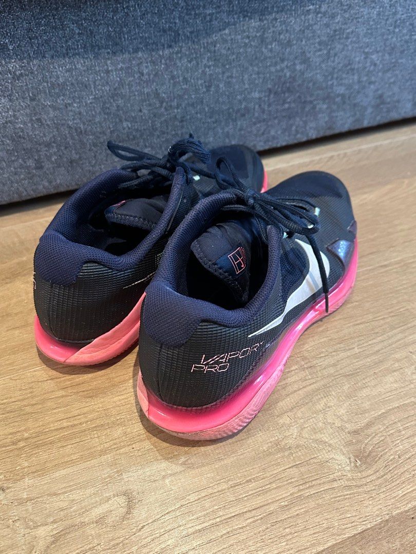 Worn Tennis Sport Shoes Size 44, 男裝, 鞋, 波鞋 Carousell