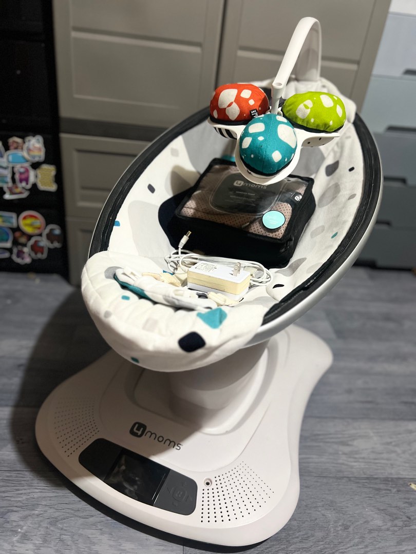 ママルー 3.0（4Moms Mamaroo 3.0 electric swing infant seat
