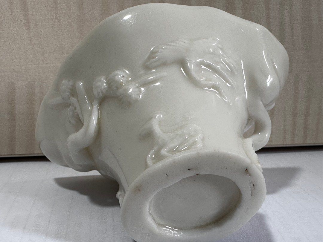 杯 （分類：復古收藏品）位於 Hong Kong。 由 lisali_520 提交（商品編號 1328114375，圖片 4）。簡介： 不要問真定假，什麼年代，什麼地方也有一些和你近似的！見到什麼，你認為合適的！就出價！高者得！。