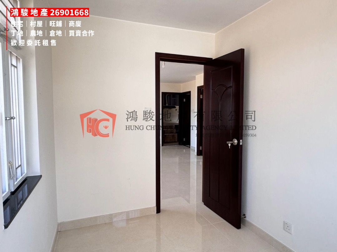 FOR RENT - Fanling Village House, 3-bedroom, 1 living room, with parking space63437737570433113